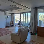 Auberge de jeunesse Huge Penthouse With Private Shared Terrace And Kitchen Views