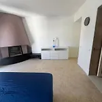 Auberge de jeunesse Huge Penthouse With Private Shared Terrace And Kitchen Views