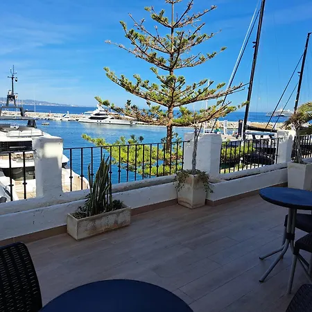 Huge Penthouse With Private Shared Terrace And Kitchen Views