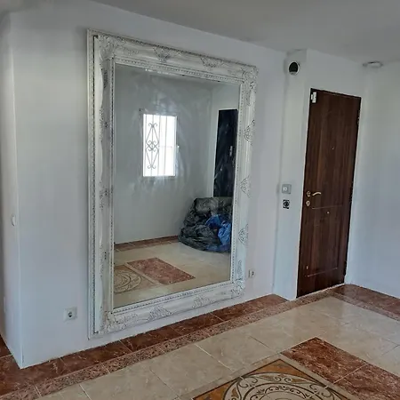 Huge Penthouse With Private Shared Terrace And Kitchen Views *