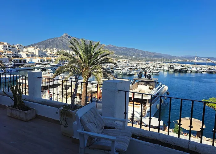 Huge Penthouse With Private Shared Terrace And Kitchen Views Hostel Marbella