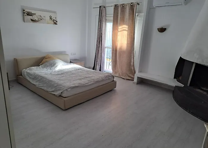 Hostel Huge Penthouse With Private Shared Terrace And Kitchen Views