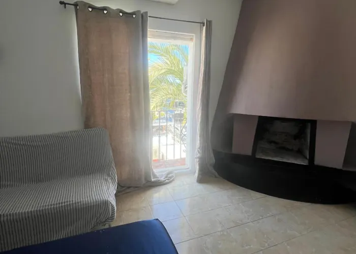 Hostel Huge Penthouse With Private Shared Terrace And Kitchen Views