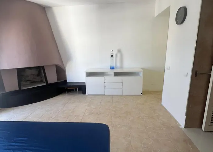 Hostel Huge Penthouse With Private Shared Terrace And Kitchen Views