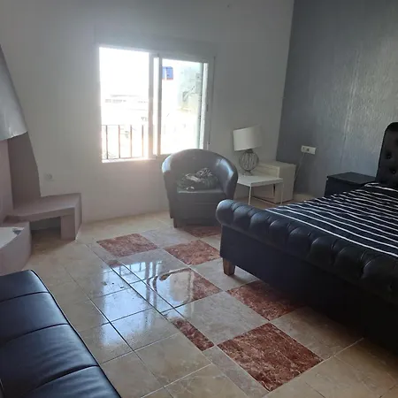 Vandrerhjem Huge Penthouse With Private Shared Terrace And Kitchen Views *