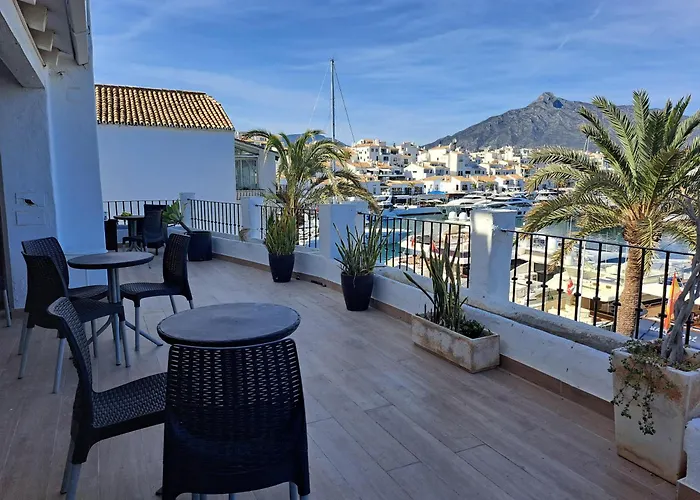 Huge Penthouse With Private Shared Terrace And Kitchen Views