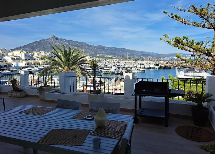 Vandrerhjem Huge Penthouse With Private Shared Terrace And Kitchen Views *