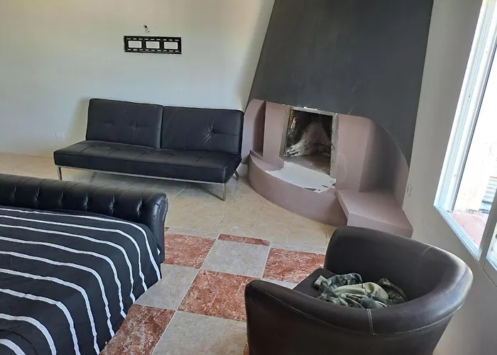 אכסניה Huge Penthouse With Private Shared Terrace And Kitchen Views מארבלה