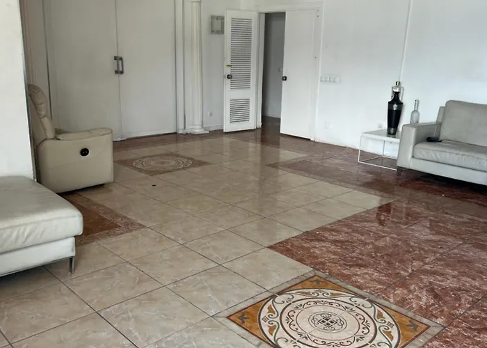 Hostal Huge Penthouse With Private Shared Terrace And Kitchen Views *