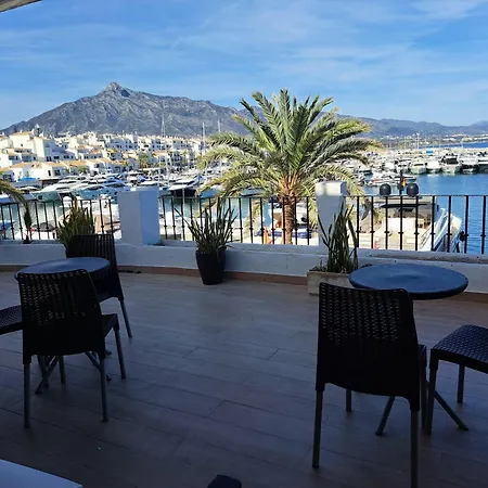 Huge Penthouse With Private Shared Terrace And Kitchen Views *