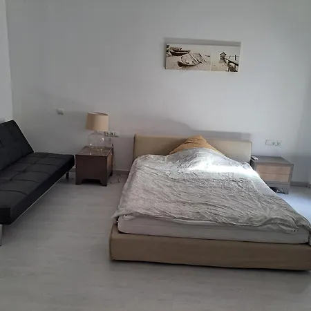 Huge Penthouse With Private Shared Terrace And Kitchen Views Hostel *