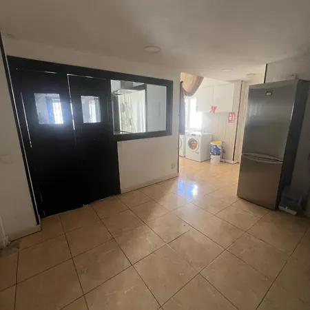 Хостел Huge Penthouse With Private Shared Terrace And Kitchen Views Марбелья