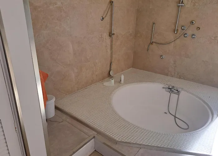 Huge Penthouse With Private Shared Terrace And Kitchen Views ماربيا