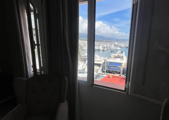 بيت شباب Huge Penthouse With Private Shared Terrace And Kitchen Views ماربيا