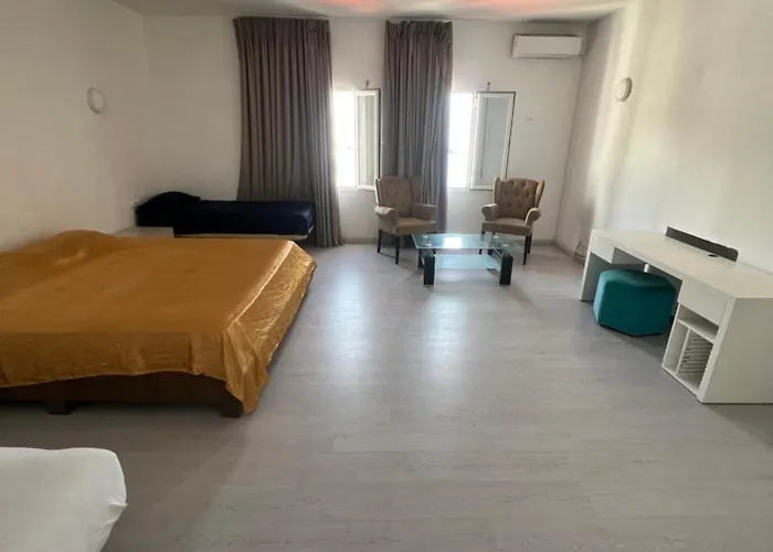 بيت شباب Huge Penthouse With Private Shared Terrace And Kitchen Views *