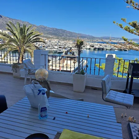 ホステル Huge Penthouse With Private Shared Terrace And Kitchen Views マルベーリャ
