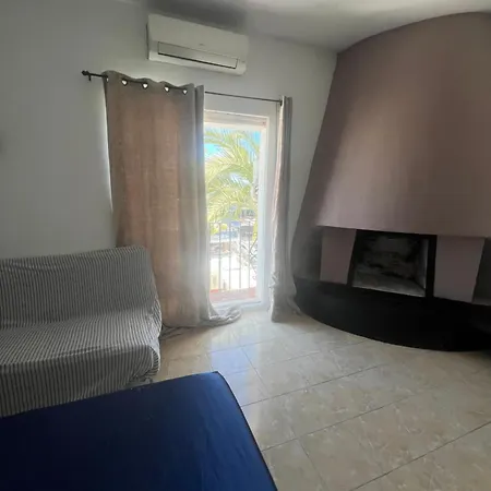 ホステル Huge Penthouse With Private Shared Terrace And Kitchen Views