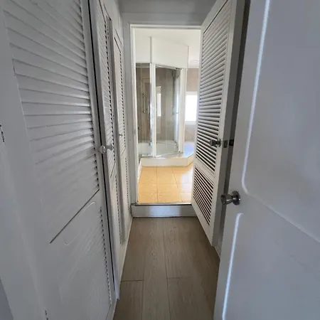 ホステル Huge Penthouse With Private Shared Terrace And Kitchen Views マルベーリャ