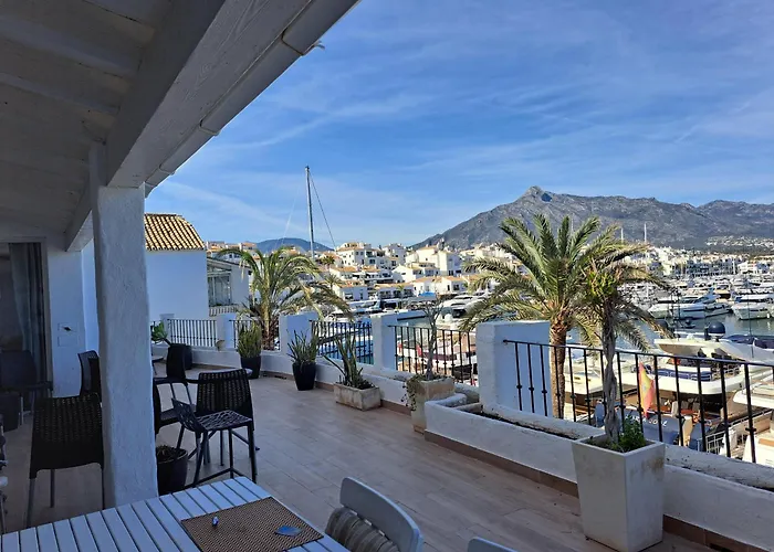 旅馆 Huge Penthouse With Private Shared Terrace And Kitchen Views 马尔韦利亚
