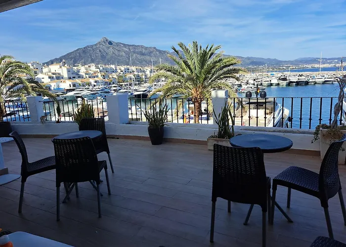 Huge Penthouse With Private Shared Terrace And Kitchen Views *